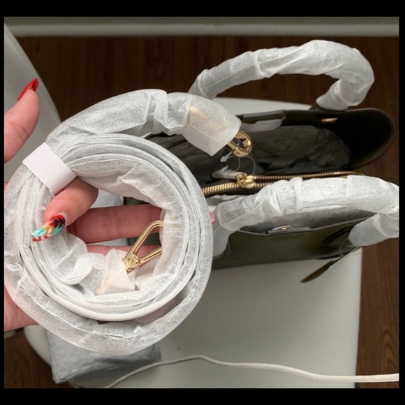 Brand New Michael Kors bag! - Picture 3 of 7